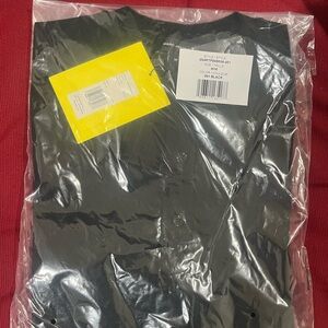 FINE RIBBED MERINO CARDIGAN.